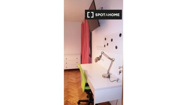 Habitación en piso compartido en Oviedo photo 1