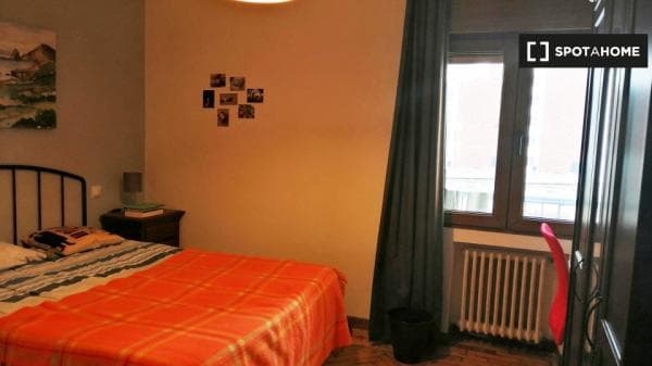 Habitación en piso compartido en Oviedo photo 2