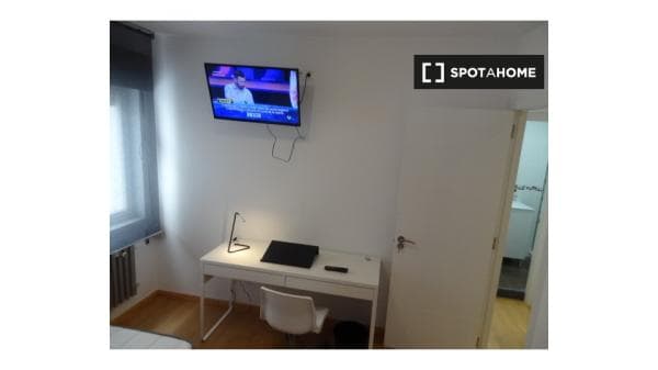 Habitación en piso compartido en Oviedo photo 1