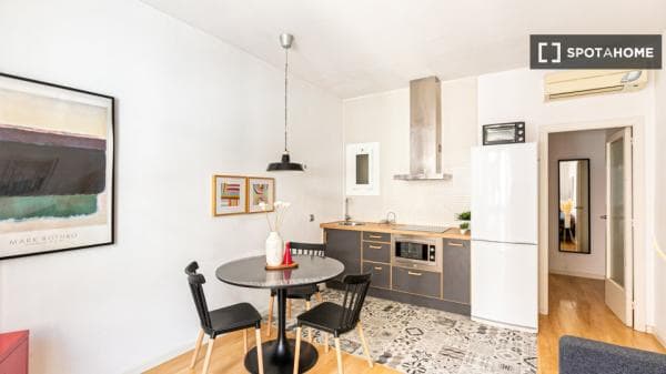 Piso en alquiler en , Barcelona photo 1
