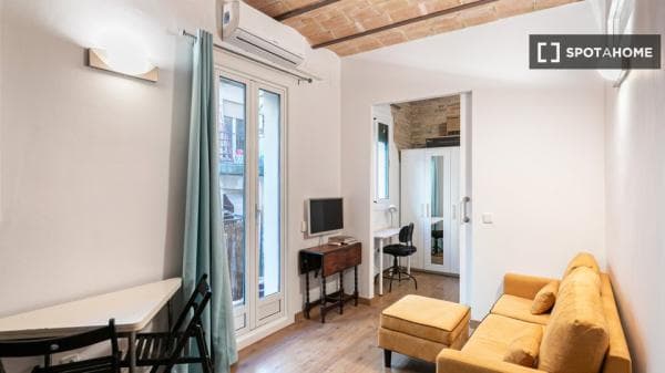 Piso en alquiler en , Barcelona photo 1