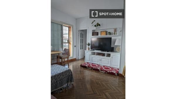 Piso en alquiler en , Barcelona thumbnail 1