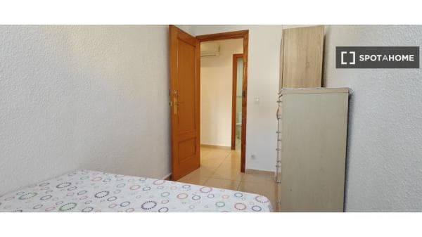 Habitación en piso compartido en Xàtiva thumbnail 2