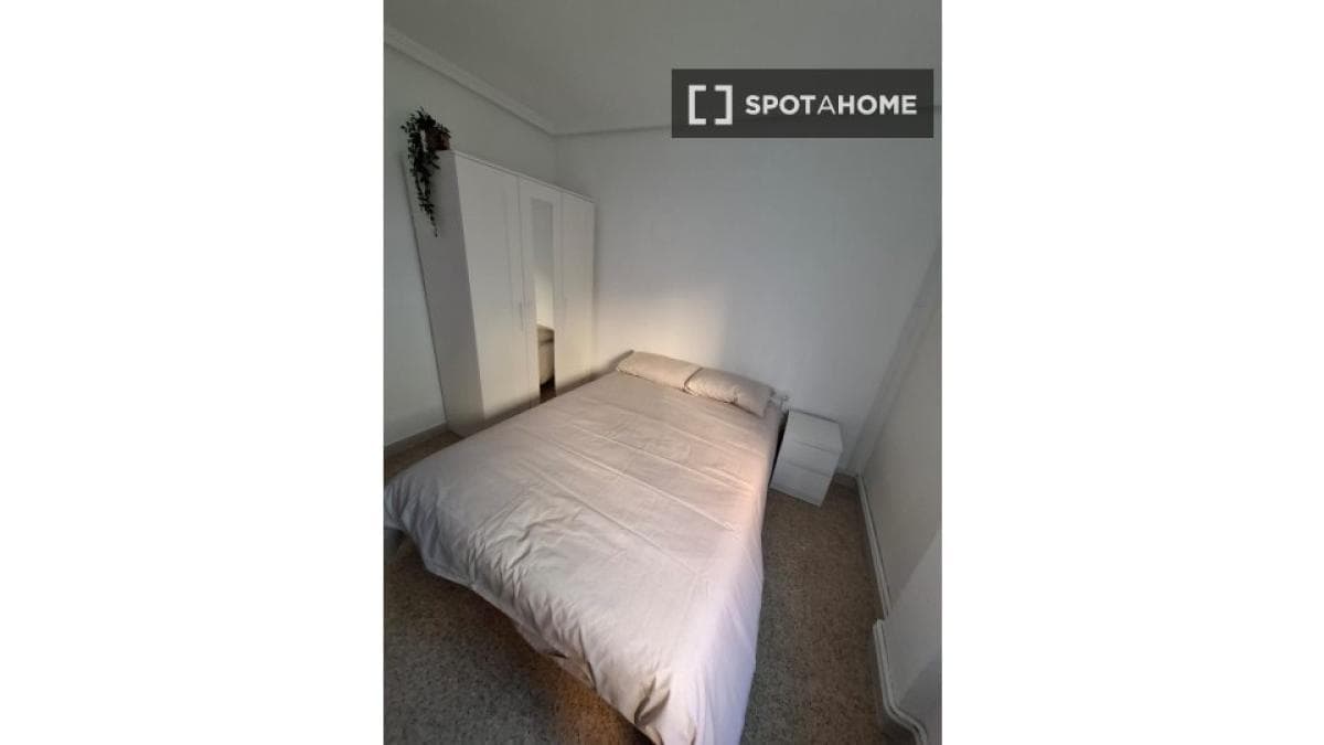 Propiedades en venta y alquiler en España photo 2