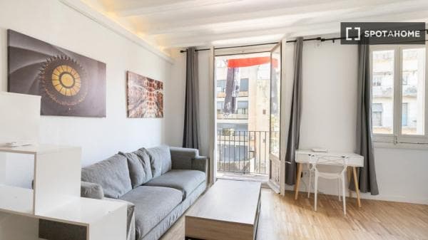 Piso en alquiler en , Barcelona photo 1