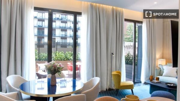 Piso en alquiler en , Barcelona thumbnail 2