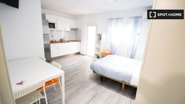 Habitación en piso compartido en valència thumbnail 1