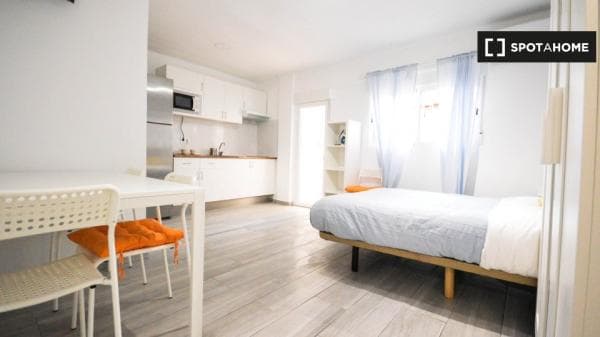 Habitación en piso compartido en valència thumbnail 2