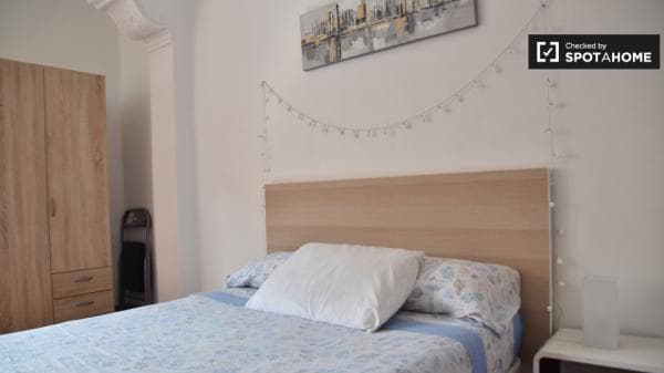 Se alquila habitación en piso de 2 dormitorios en Ayora, Valencia thumbnail 1