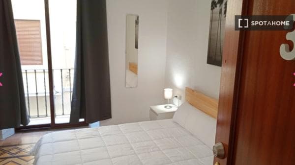 Habitación en piso compartido en Granada photo 1