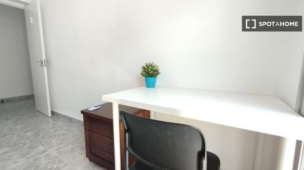 Habitación en piso compartido en valència thumbnail 2
