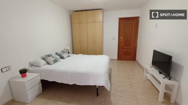 Habitación en piso compartido en Burjasot thumbnail 1