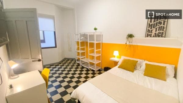 Habitación en piso compartido en Granada thumbnail 1