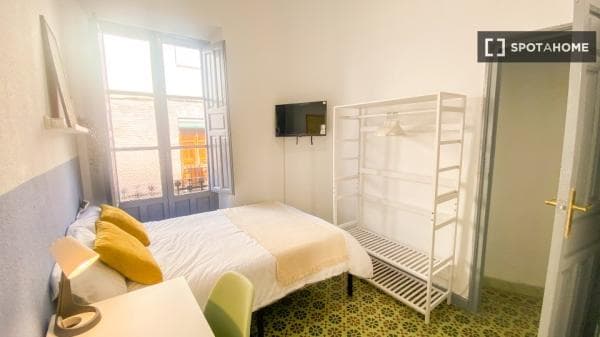 Habitación en piso compartido en Granada thumbnail 2