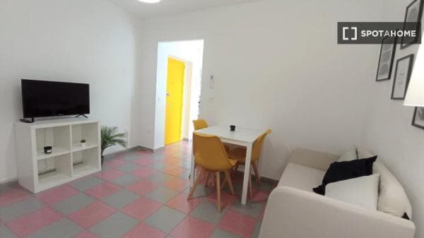 Habitación en piso compartido en Granada thumbnail 2
