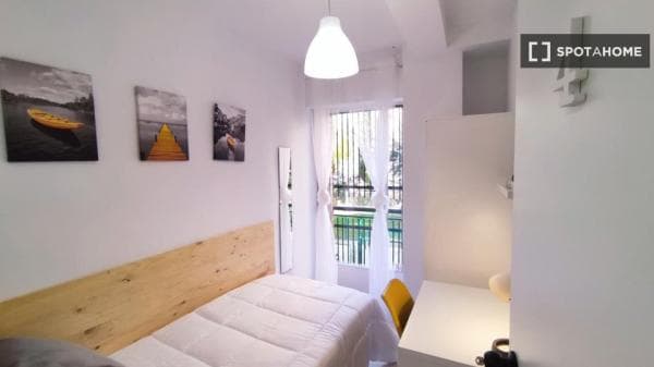 Habitación en piso compartido en Granada photo 1