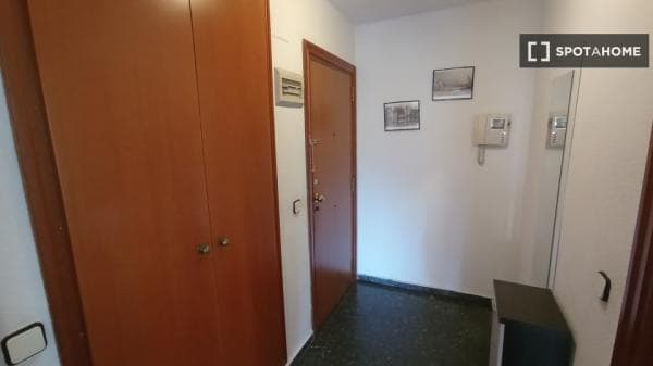 Habitación en piso compartido en valència thumbnail 1