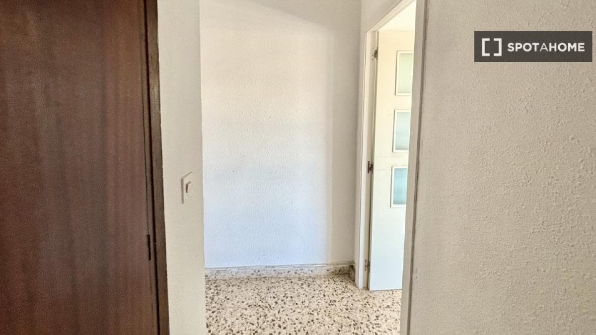 Недвижимость на продажу и в аренду в Испании photo 4
