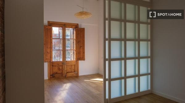 Estudio en alquiler en Carrer del Comte d'Urgell, Barcelona photo 1