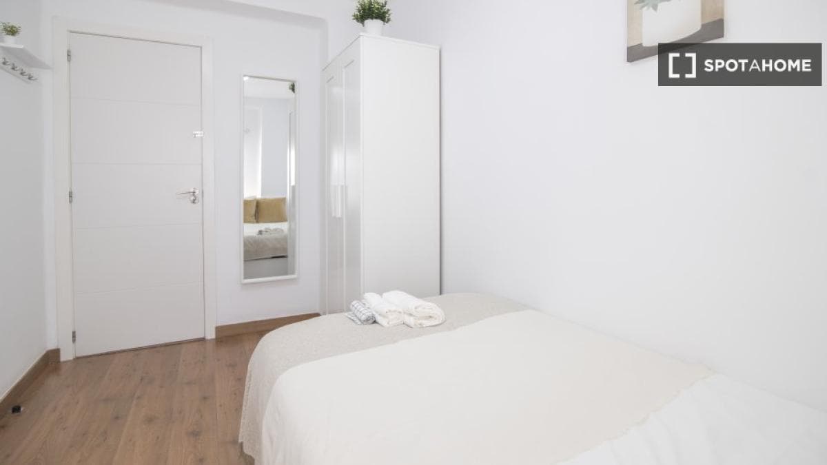 Properties for sale and rent in Spain photo 2