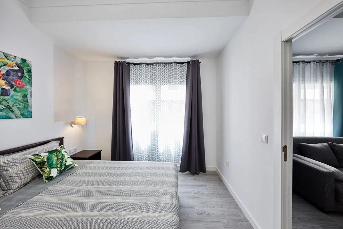 Venta de piso en Barrio Casco Histórico-Santa Cruz, Alicante / Alacant
photo 3