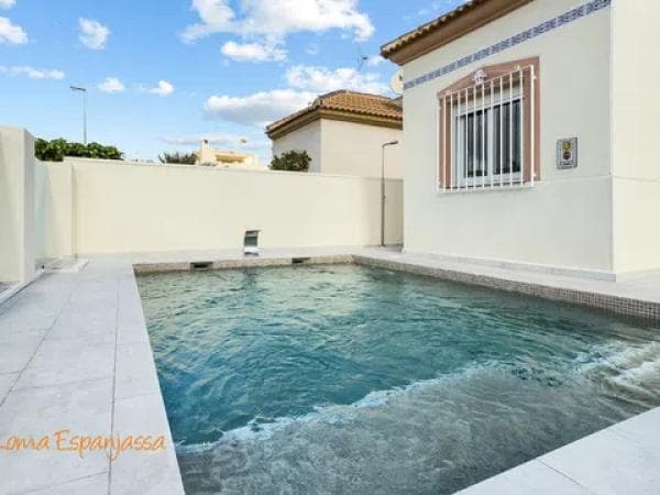 Casa independiente en calle Lebeche, 23 photo 1