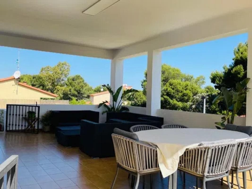Properties for sale and rent in Spain photo 2