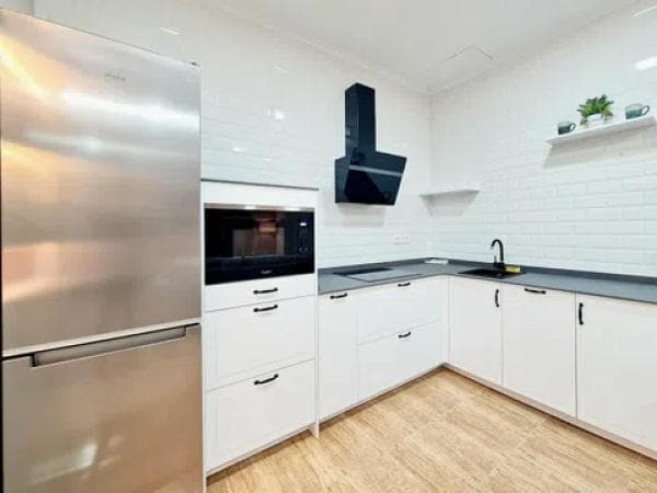 Piso en venta en Barrio Playa de los Locos, Torrevieja thumbnail 1