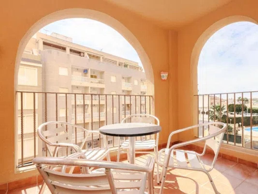 Sale of apartment in Barrio Playa de los Locos, Torrevieja
photo 4