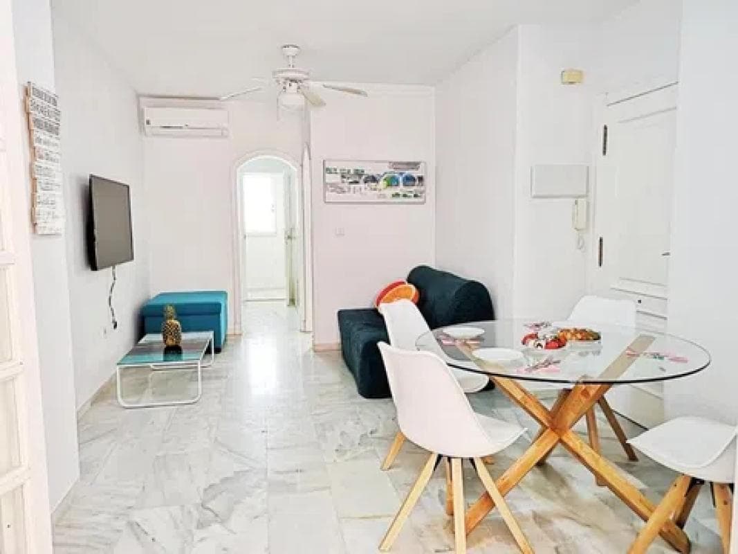 Sale of apartment in Calle Guillermo Marconi, 5, Torrevieja
photo 2