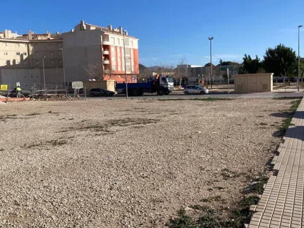 Terreno en venta en Novelda, Alicante photo 2