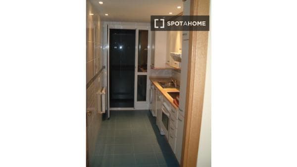 Apartment for rent in C. de Pirra , Madrid thumbnail 1