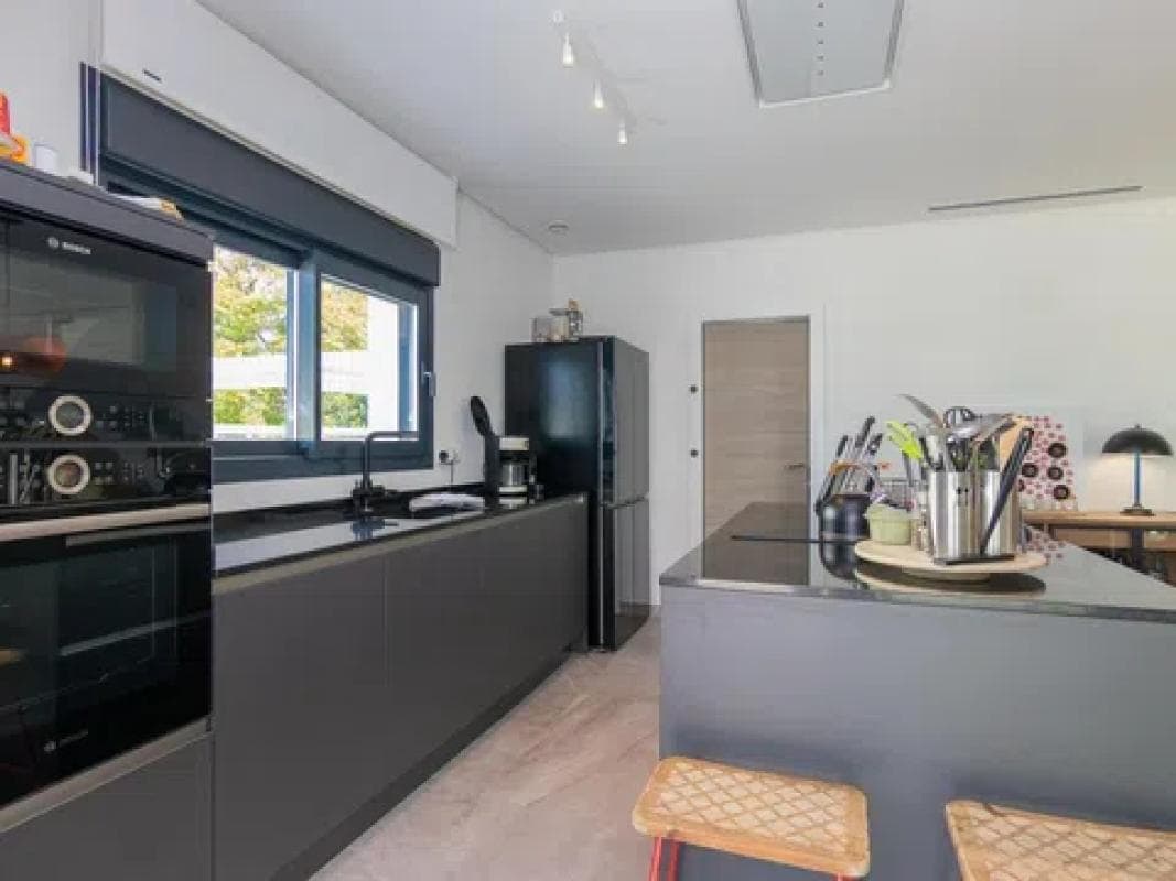 Properties for sale and rent in Spain photo 4