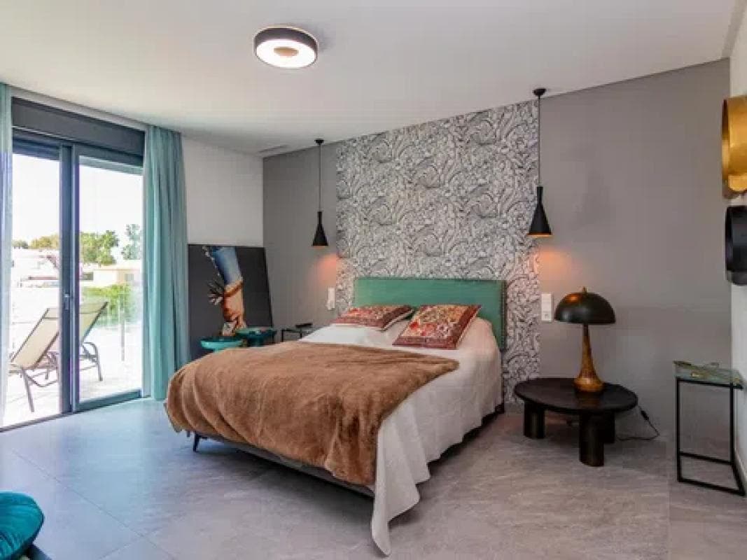 Properties for sale and rent in Spain photo 5