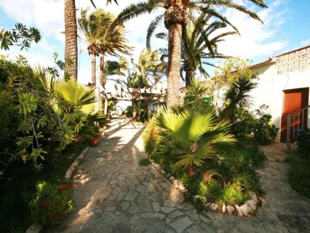 Properties for sale and rent in Spain photo 2