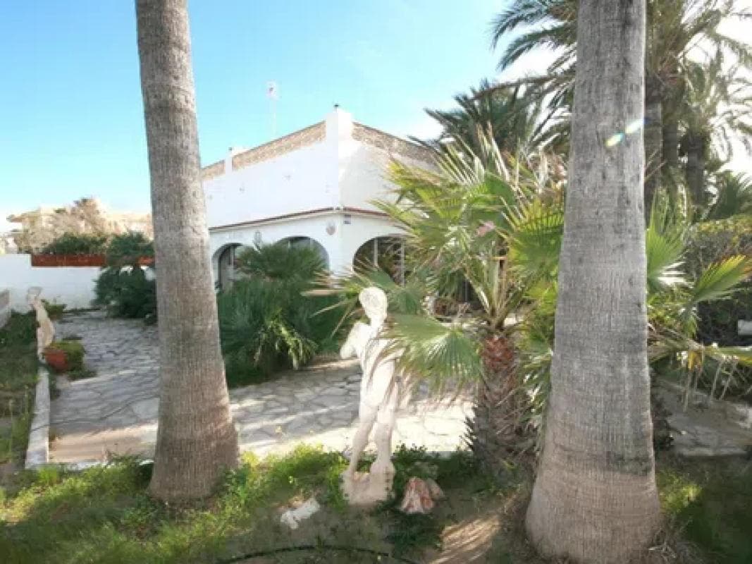 Properties for sale and rent in Spain photo 4