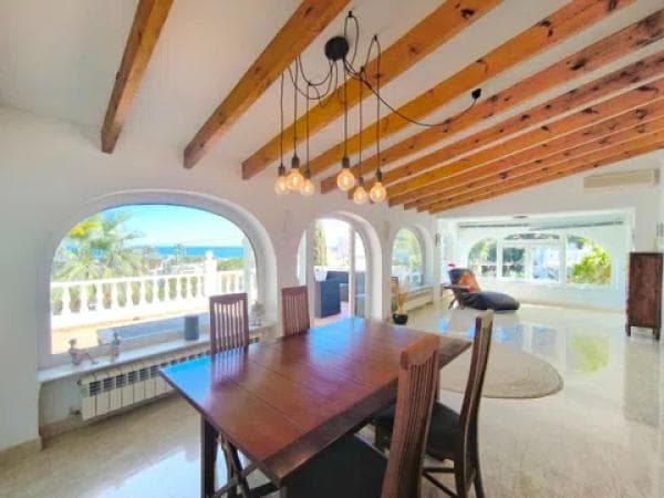 Chalet independiente en venta en El Montgó, Denia photo 1