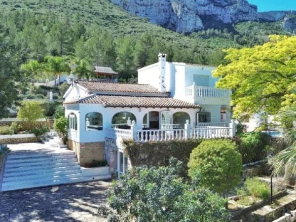 Chalet independiente en venta en El Montgó, Denia thumbnail 1