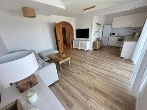 Chalet adosado en calle Fènix thumbnail 2