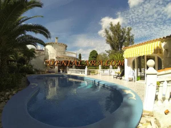 Chalet independiente en venta en El Montgó, Denia photo 1