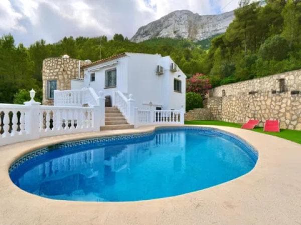 Chalet independiente en venta en Calle Poliol, Denia photo 1