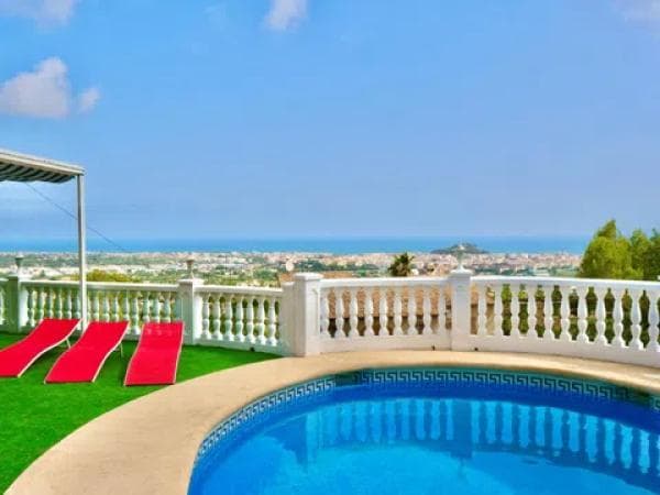 Chalet independiente en venta en Calle Poliol, Denia thumbnail 1