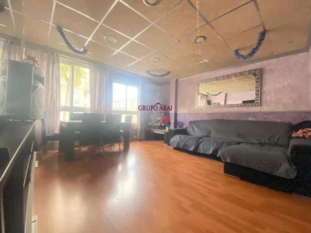 Venta de piso en Barrio Benalúa, Alicante / Alacant
photo 2