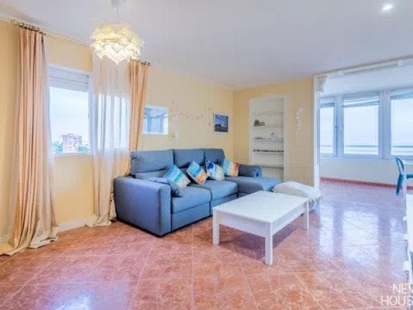 Piso en venta en Calle Arpón, Alicante / Alacant thumbnail 2