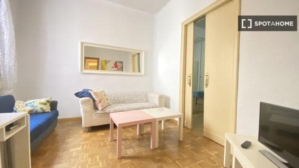 Apartment for rent in Av. de la Reina Victoria , Madrid photo 1