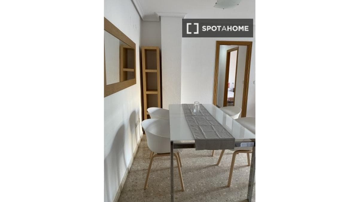 Недвижимость на продажу и в аренду в Испании photo 5