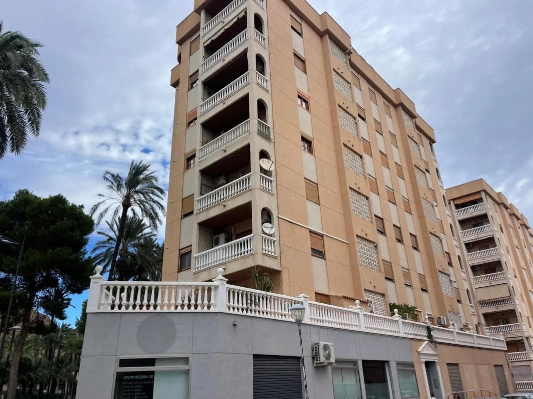 Sprzedaż mieszkania w Calle Alfonso V, 1, Orihuela
photo 3