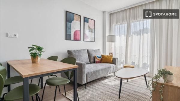 Apartment for rent in Calle José Antonio Rebolledo y Palma , Madrid thumbnail 2