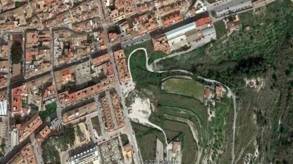 Terreno en calle de Santa Anna thumbnail 2