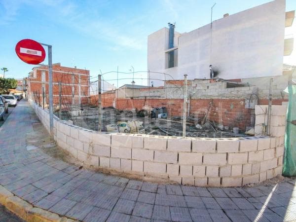 Terreno en Los Montesinos photo 1